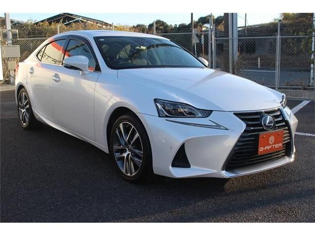 TOYOTA LEXUS IS300H 2017 Image 31