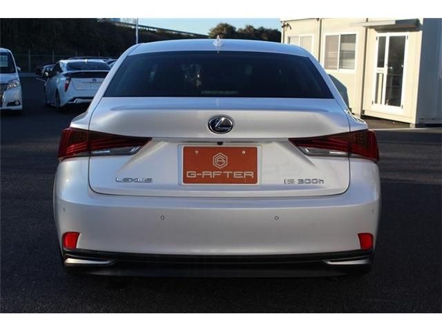TOYOTA LEXUS IS300H 2017 Image 31