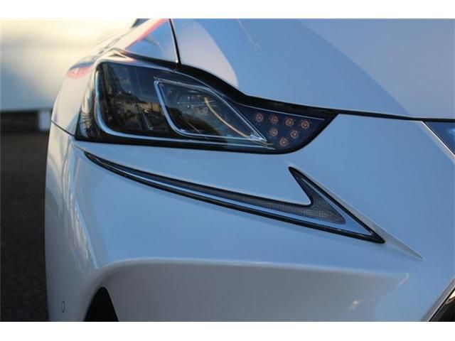 TOYOTA LEXUS IS300H 2017 Image 31