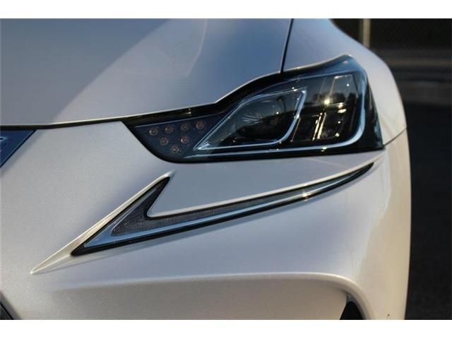 TOYOTA LEXUS IS300H 2017 Image 31