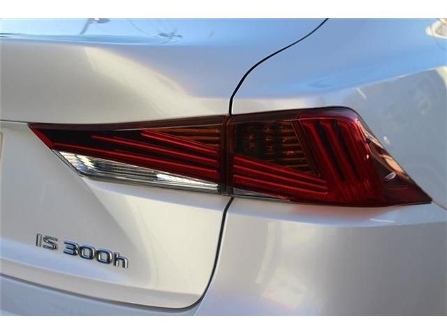 TOYOTA LEXUS IS300H 2017 Image 31
