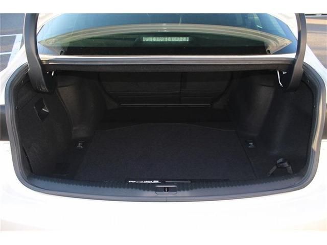 TOYOTA LEXUS IS300H 2017 Image 31