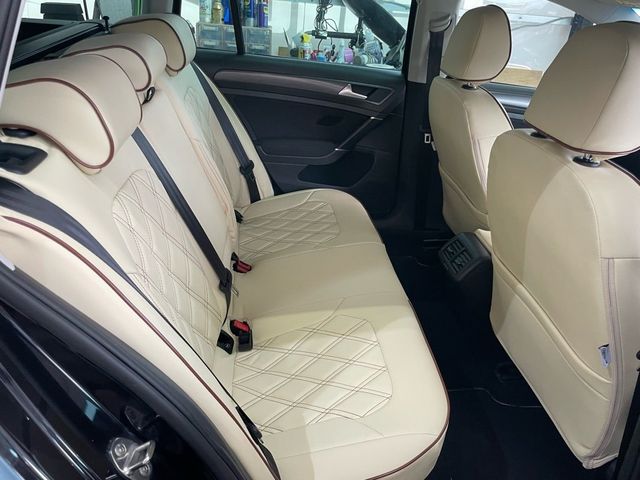 VOLKSWAGEN GOLF VARI 2019 Image 31