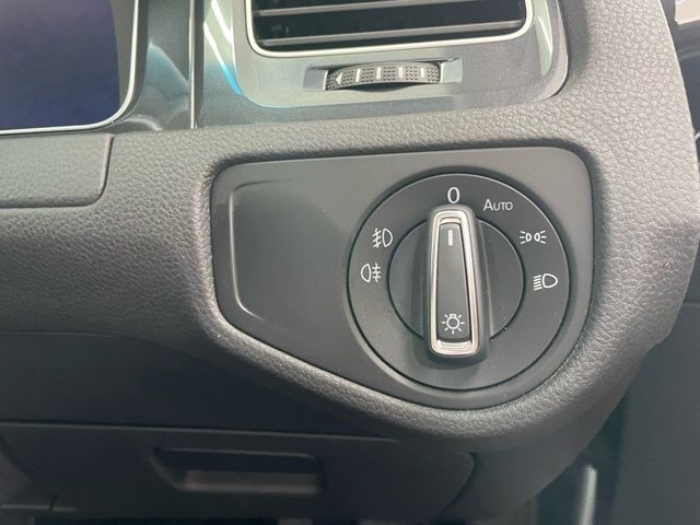 VOLKSWAGEN GOLF VARI 2019 Image 31