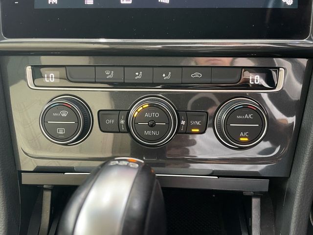 VOLKSWAGEN GOLF VARI 2019 Image 31