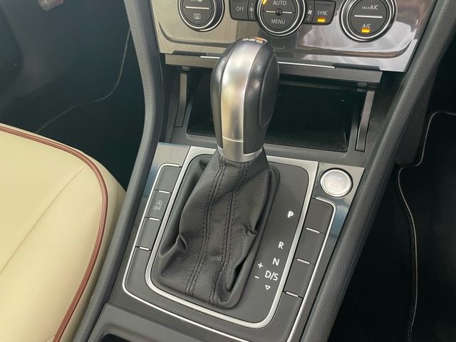 VOLKSWAGEN GOLF VARI 2019 Image 31