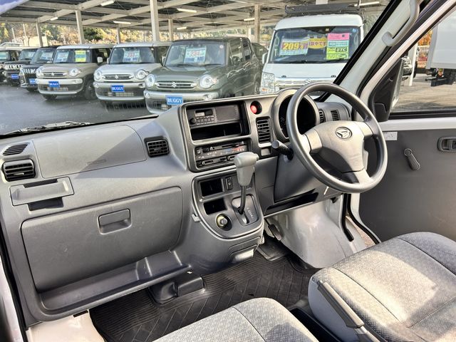 DAIHATSU HIJET CARGO 2017 Image 31