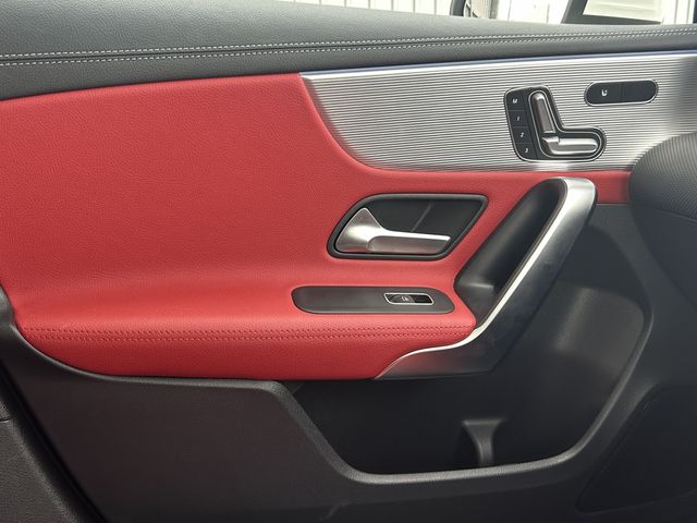 MERCEDES BENZ MERCEDES AMG A CLASS 2021 Image 31