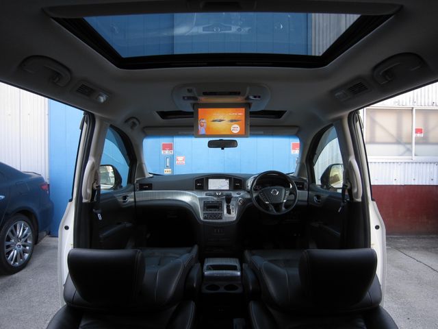 NISSAN ELGRAND 2014 Image 31