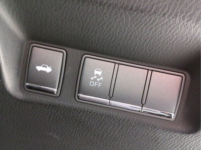 NISSAN FUGA HYBRID 2012 Image 31