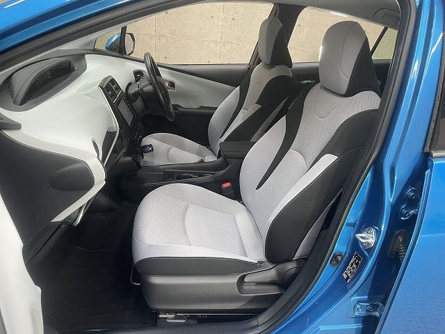 TOYOTA PRIUS 2019 Image 31