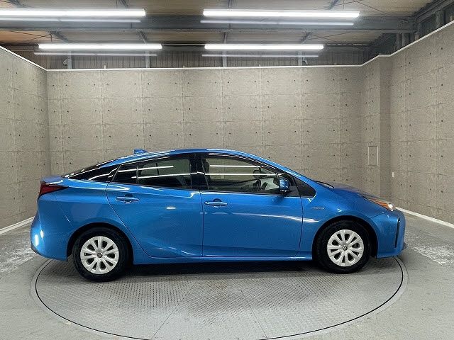 TOYOTA PRIUS 2019 Image 31