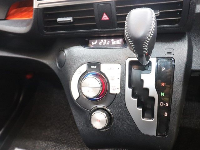 TOYOTA SIENTA 2016 Image 31