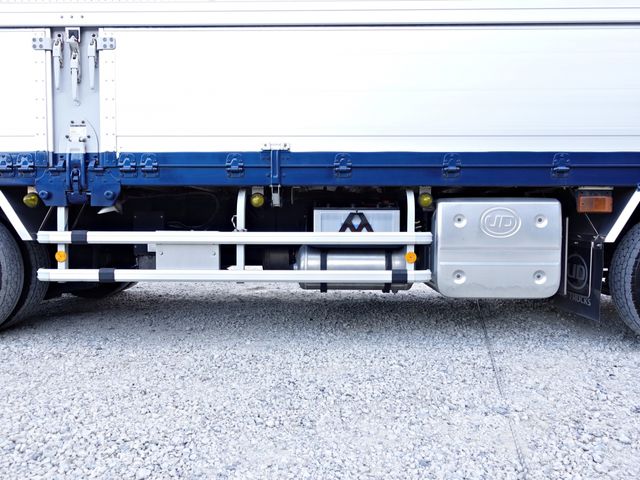 NISSAN DIESEL QUON 2018 Image 31