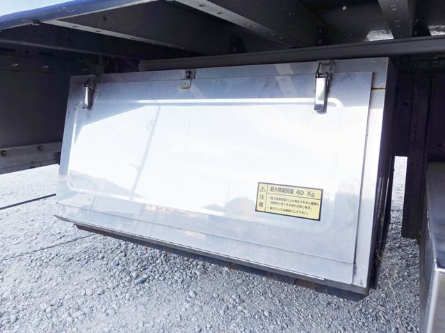 NISSAN DIESEL QUON 2018 Image 31