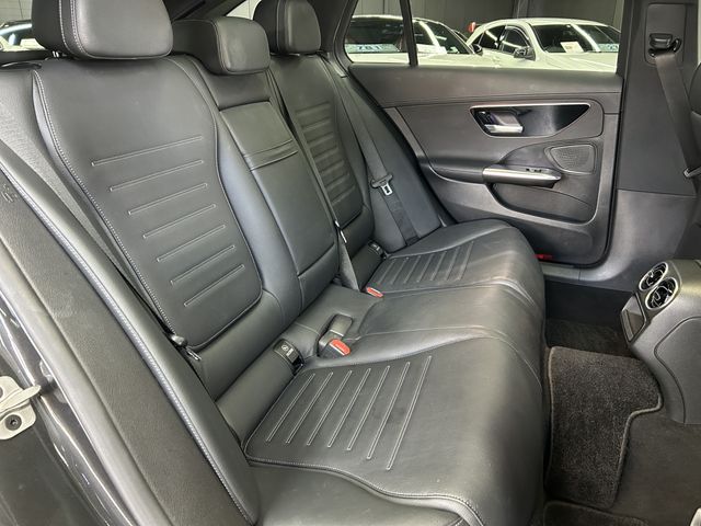 MERCEDES BENZ C CLAS 2023 Image 31