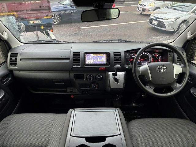 TOYOTA HIACE VAN 1.25T 2WD 2020 Image 31