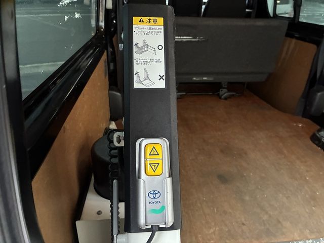 TOYOTA HIACE VAN 1.25T 2WD 2020 Image 31