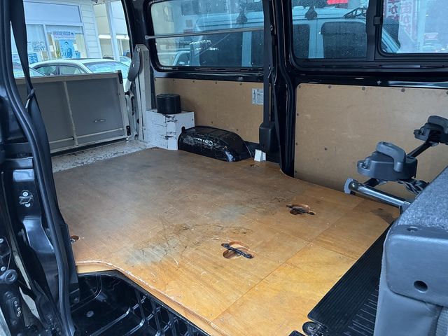 TOYOTA HIACE VAN 1.25T 2WD 2020 Image 31