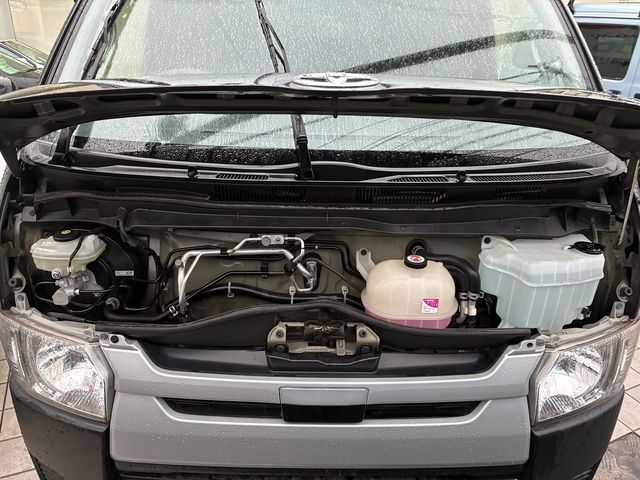 TOYOTA HIACE VAN 1.25T 2WD 2020 Image 31