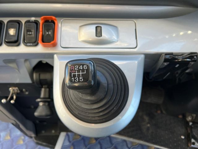 MITSUBISHI FUSOU AERO ACE 2013 Image 31