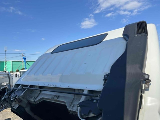 MITSUBISHI CANTER 2015 Image 31