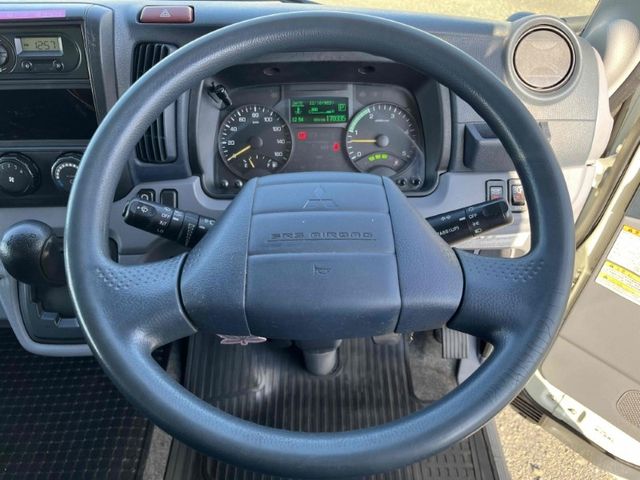 MITSUBISHI CANTER 2015 Image 31