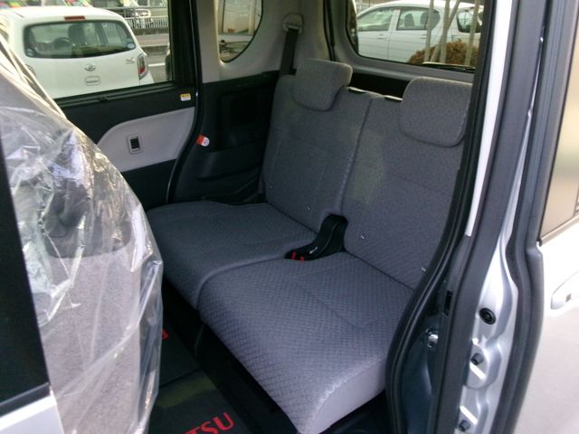 DAIHATSU TANTO 2025 Image 31