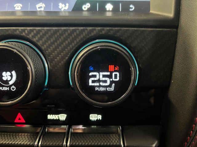 JAGUAR F TYPE 2021 Image 31