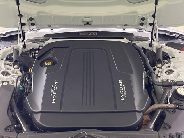 JAGUAR F TYPE 2021 Image 31