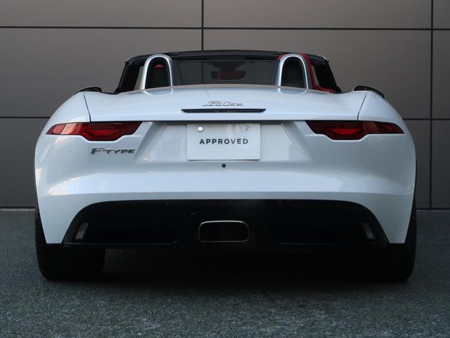 JAGUAR F TYPE 2021 Image 31