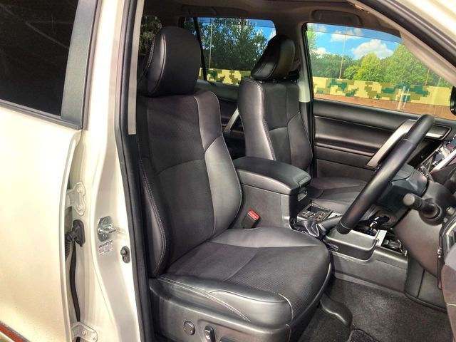 TOYOTA LANDCRUISER PRADO 2023 Image 31