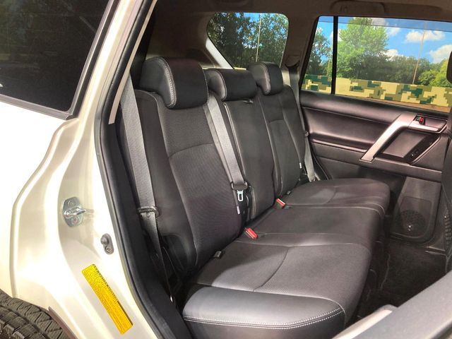 TOYOTA LANDCRUISER PRADO 2023 Image 31