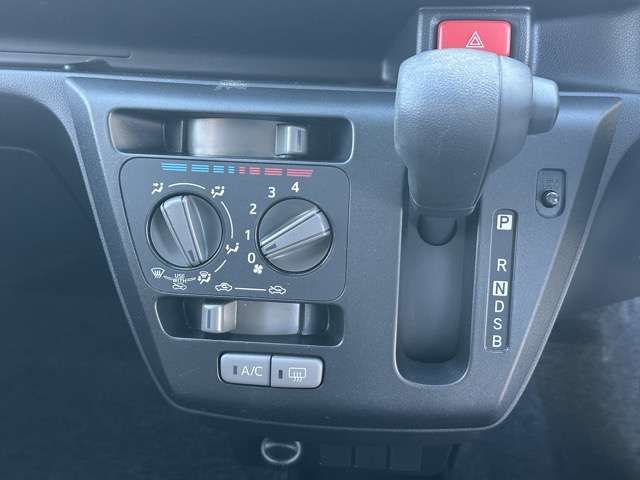 DAIHATSU MIRA E:S 2018 Image 31