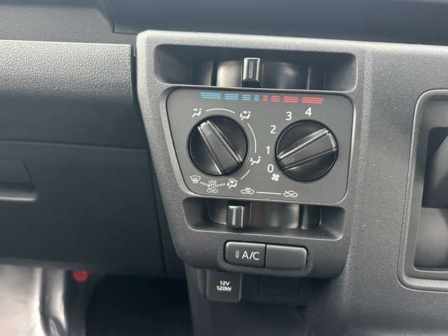 DAIHATSU HIJET DECKVAN 2024 Image 31