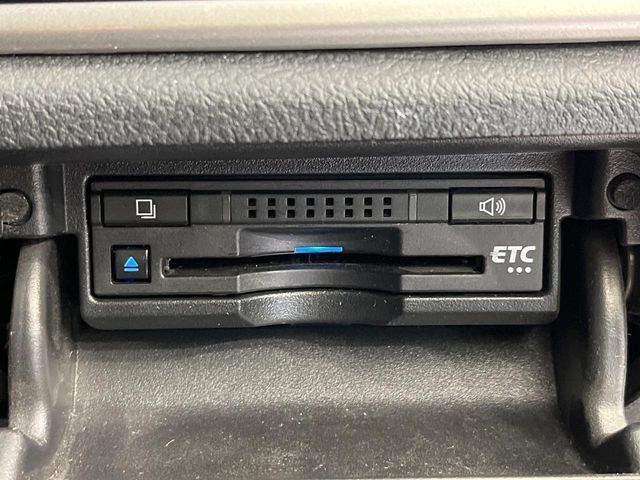 TOYOTA CROWN SEDAN HYBRID 2017 Image 31