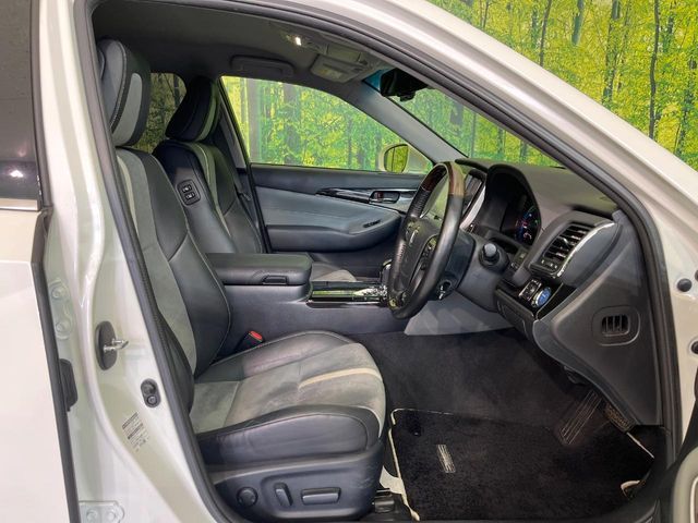 TOYOTA CROWN SEDAN HYBRID 2017 Image 31