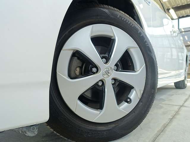 TOYOTA PRIUS 2013 Image 31