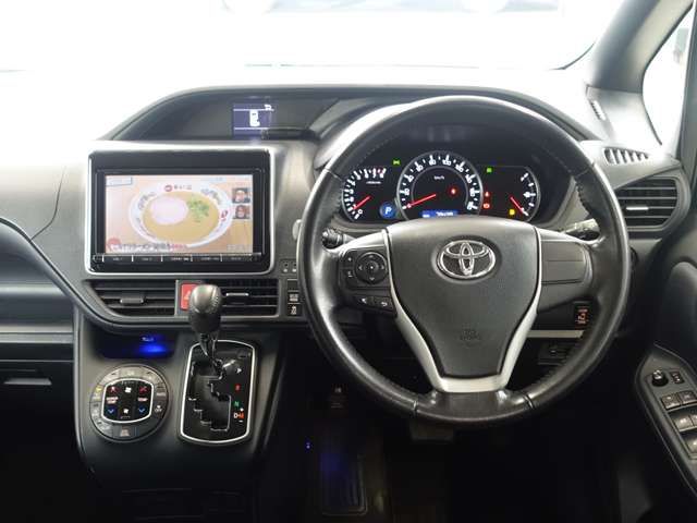 TOYOTA NOAH 2014 Image 31