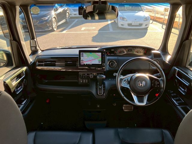 HONDA N BOX CUSTOM 2017 Image 31