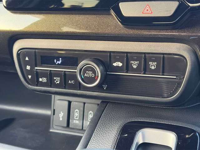 HONDA N BOX CUSTOM 2018 Image 31