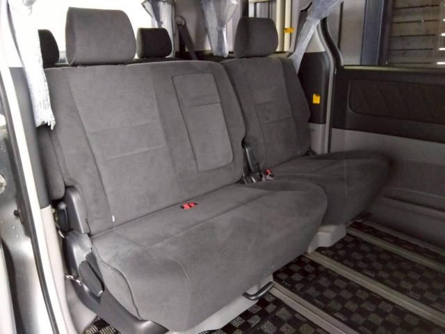TOYOTA ALPHARD V 2005 Image 31