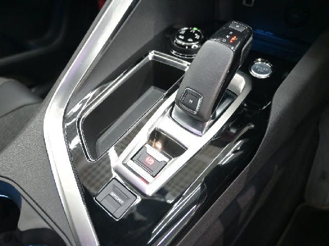 PEUGEOT 3008 2018 Image 31