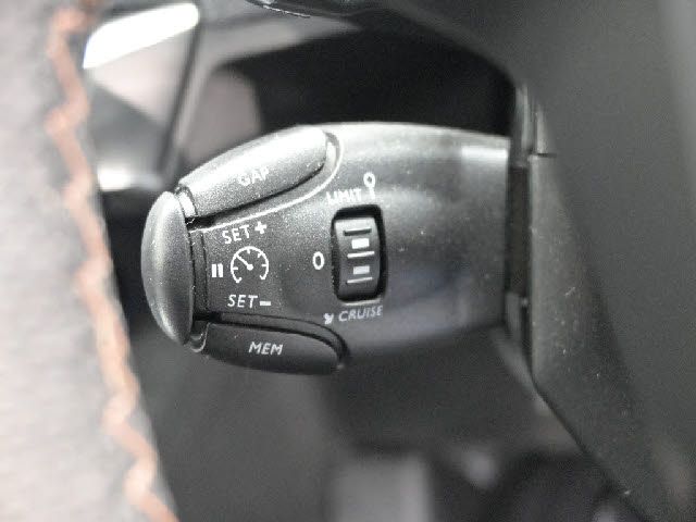 PEUGEOT 3008 2018 Image 31