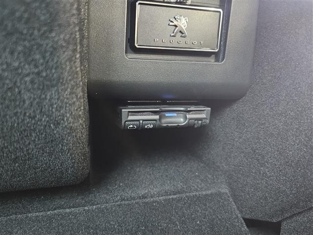 PEUGEOT 3008 2017 Image 31