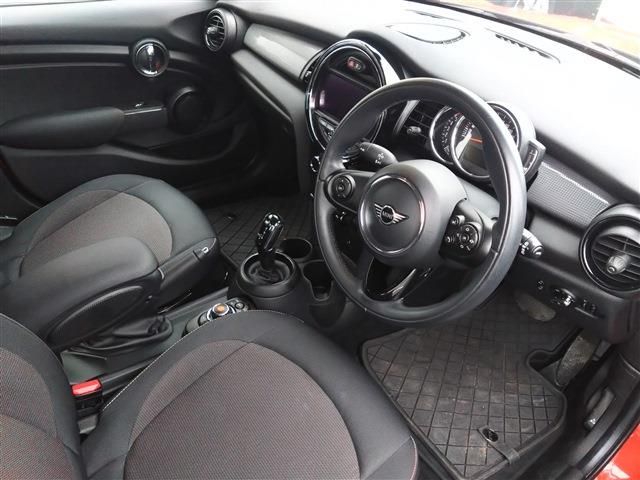 BMW MINI COOPER D 5DOOR 2021 Image 31