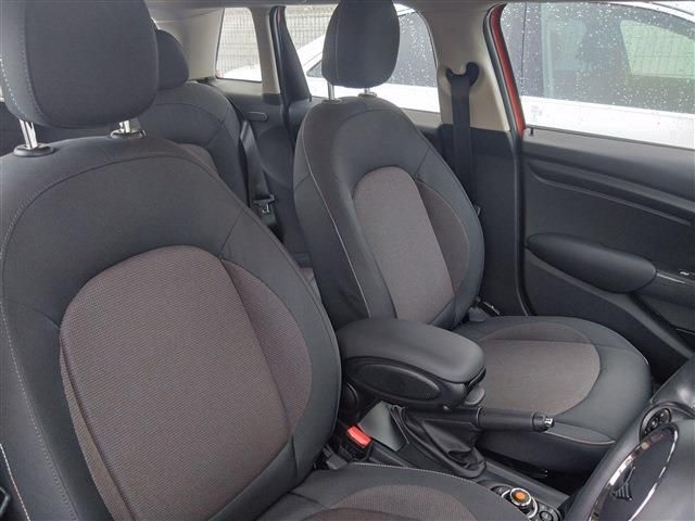 BMW MINI COOPER D 5DOOR 2021 Image 31