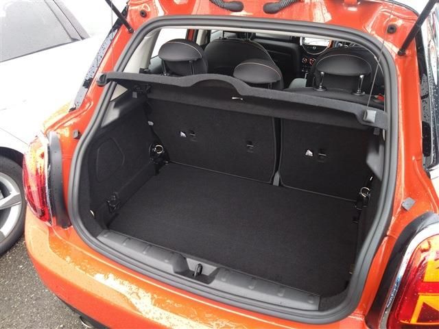 BMW MINI COOPER D 5DOOR 2021 Image 31