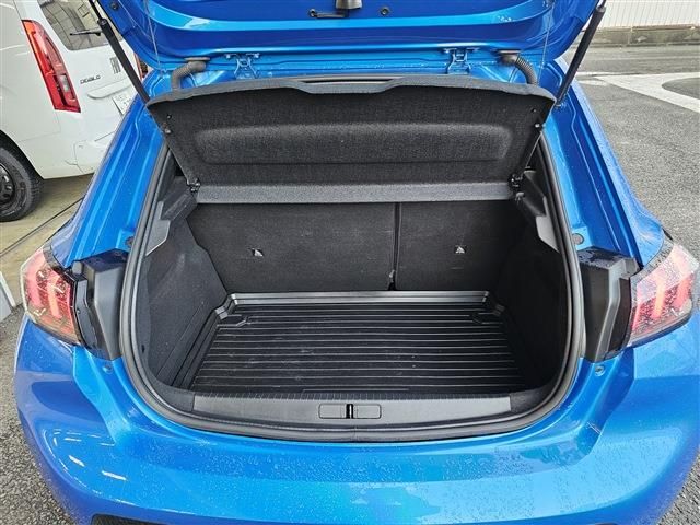 PEUGEOT 208 2020 Image 31