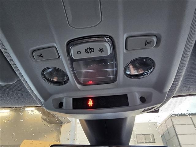 PEUGEOT 208 2020 Image 31